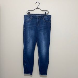 Reitmans sculpting jeans with button ankle
